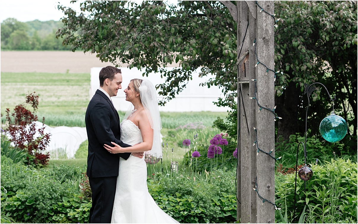 Wedding, Spring wedding, Strathmere, fuschia wedding, Ottawa wedding photographer, North Gower wedding photographer 